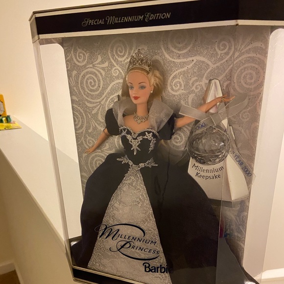 NIB Millennium Barbie for 2000 w/Keepsake Ball